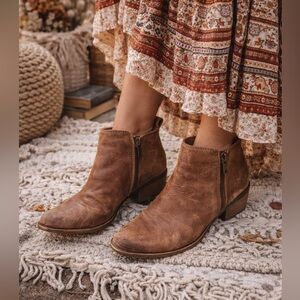 Lucky Brand Side zip Brown Leather Ankle Booties Size 8.5